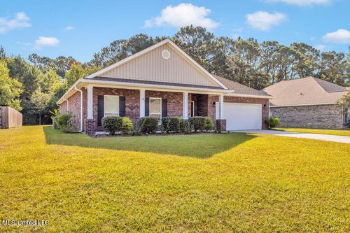 9512 Mallette Dr, Biloxi, MS, 39532-4553 | Card Image