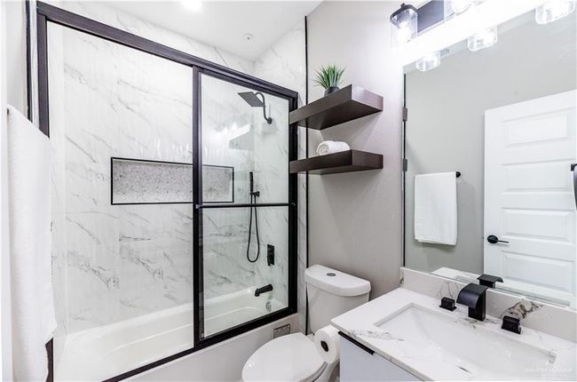 Guest Bathrom | Image 9