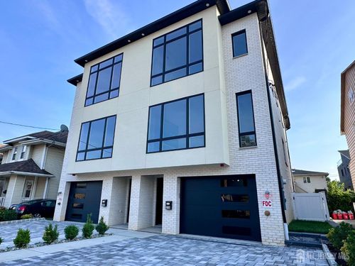 250 Morningside Ave, Cliffside Park, NJ, 07010-1407 | Card Image