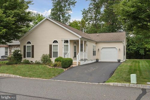 645 Blue Bell Springs Dr, BLUE BELL, PA, 19422-4288 | Card Image