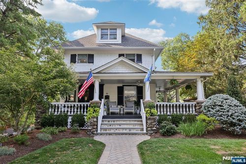 44 Washington Pl, Ridgewood, NJ, 07450-3716 | Card Image