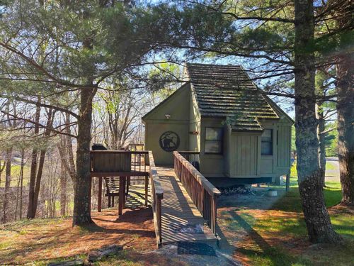 123 Wildflower Way, Davis, WV, 26260-8379 | Card Image