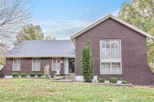 1804 Nw Ash Avenue, Blue Springs, MO, 64015 | Card Image