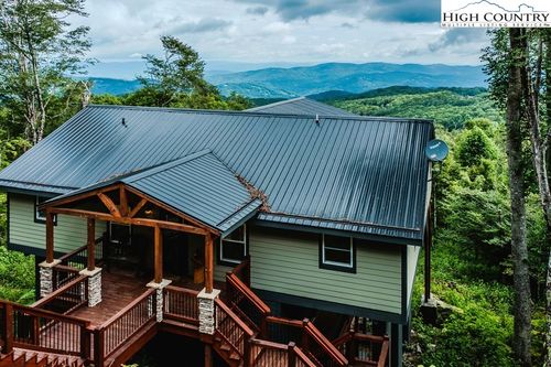 128 Hawthorn Rd, Beech Mountain, NC, 28604-8082 | Card Image