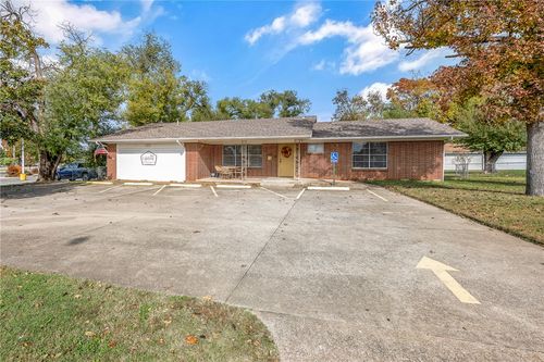 810 Nw 7th St, Bentonville, AR, 72712-4609 | Card Image