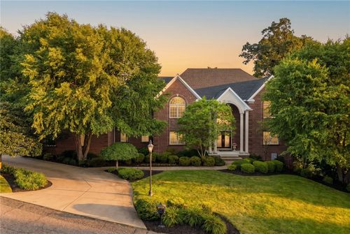 7000 Pinehurst Dr, Presto, PA, 15142-1060 | Card Image