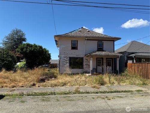 222 12th St, Raymond, WA, 98577-2719 | Card Image