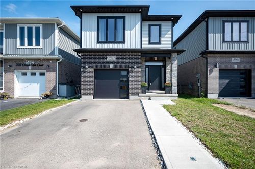 904 Chapel Hill Crt, Kitchener, ON, N2R0P4 | Card Image