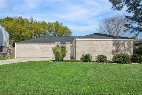 14907 Aspen Hills Dr, Houston, TX, 77062-2701 | Card Image
