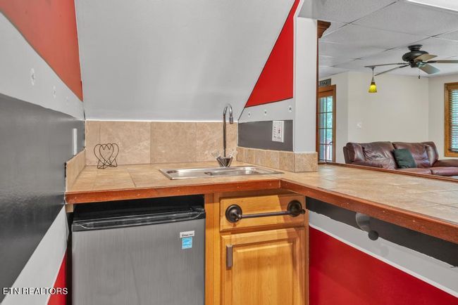 128 Fox Ln, House other with 3 bedrooms, 3 bathrooms and null parking in La Follette TN | Image 39