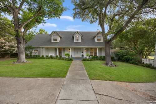 647 Terrell Rd, Terrell Hills, TX, 78209-6130 | Card Image
