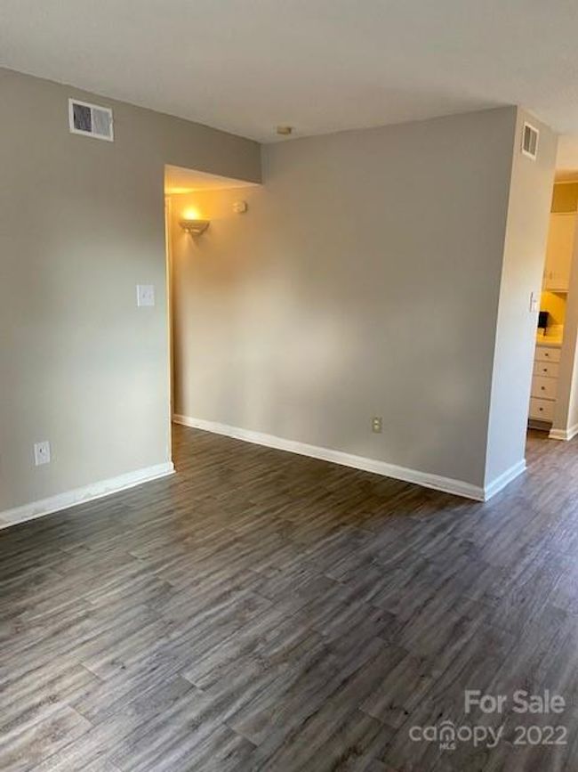 APT-117 - 7997 Shady Oak Trl, Condo with 2 bedrooms, 1 bathrooms and null parking in Charlotte NC | Image 4