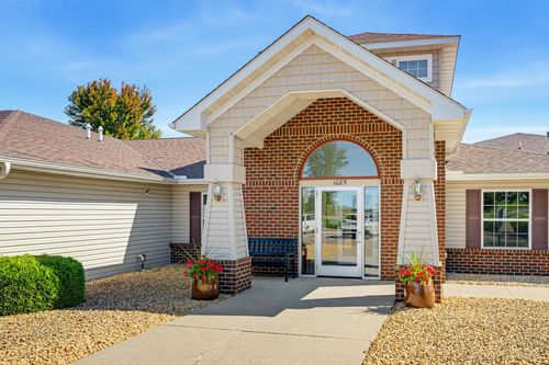 115-1085 Dale St Sw, Hutchinson, MN, 55350-3071 | Card Image