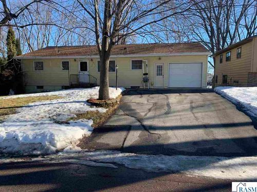 205 Lakeview Dr, Eagle Lake, MN, 56024-9638 | Card Image