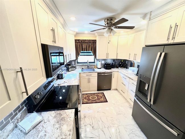 APT-12K - 1500 S Ocean Dr, Condo with 2 bedrooms, 2 bathrooms and null parking in Hollywood FL | Image 24
