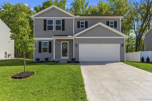 6048 Burton Estates Dr, Burton, MI, 48519-1283 | Card Image
