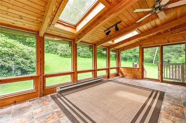 117 Oak Dr, House other with 3 bedrooms, 3 bathrooms and 5 parking in Forward Twp - BUT PA | Image 16