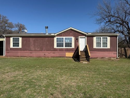 510 W Maple St, Nocona, TX, 76255-1407 | Card Image