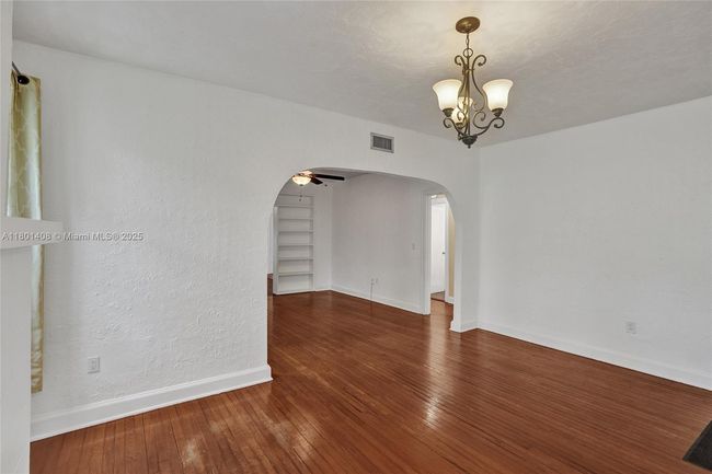 817 Lorca St, House other with 3 bedrooms, 1 bathrooms and null parking in Coral Gables FL | Image 8