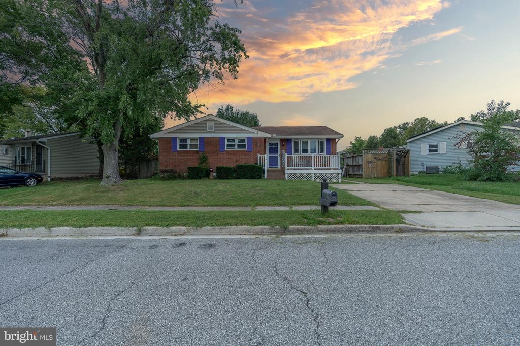 Leonard Dr, Glen Burnie, MD 21060