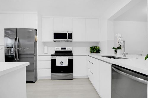 apt-303h-700 Sw 137th Ave, Pembroke Pines, FL, 33027-7446 | Card Image