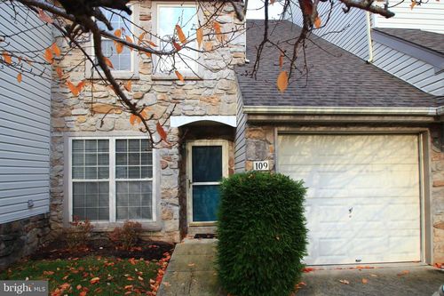 109 Glennbrook Ct, CHALFONT, PA, 18914-3933 | Card Image