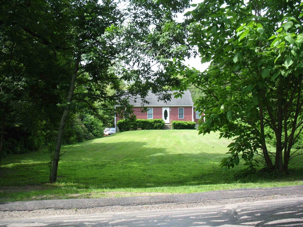 Tremont St, Taunton, MA 02780