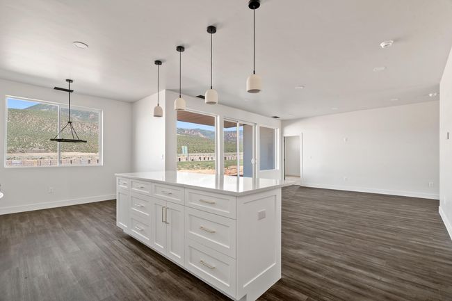Kitchen | Image 10