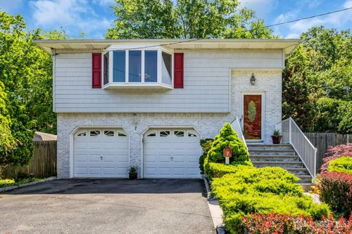7 Brook Dr, Milltown, NJ, 08850-1935 | Card Image