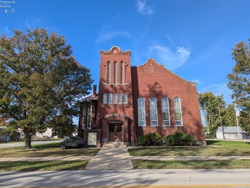 200 E Madison St, Gibsonburg, OH, 43431-1404 | Card Image