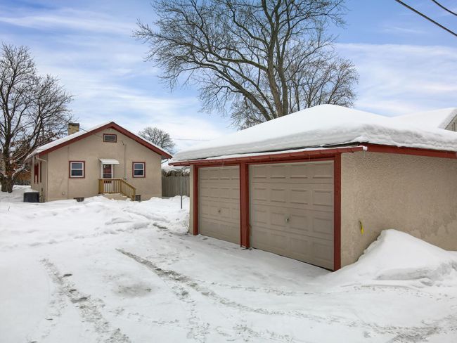 amazing 2 car garage! | Image 4
