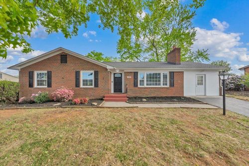 1039 Almond Dr, Vinton, VA, 24179-2801 | Card Image