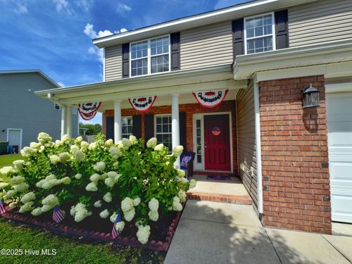 239 Emerald Ridge Rd, Jacksonville, NC, 28546-8736 | Card Image