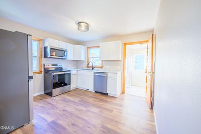 202 E Street S, House other with 3 bedrooms, 1 bathrooms and null parking in Glen Ullin ND | Image 3