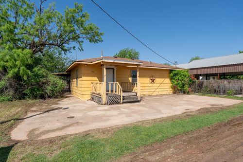 560 8th St, Hawley, TX, 79525-3100 | Card Image