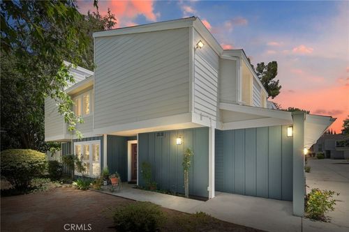 1-18241 Andrea Cir N, Northridge, CA, 91325-1145 | Card Image