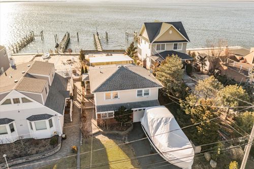 73 E Beach Promenade, Lindenhurst, NY, 11757-6802 | Card Image