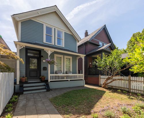618 Union St, Vancouver, BC, V6A2B9 | Card Image