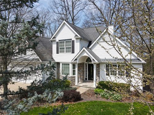 815 Woodbridge Trl, Sagamore Hills, OH, 44067-2591 | Card Image