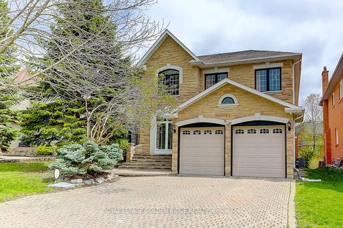 11 Hillsborough Crt, Richmond Hill, ON, L4B3X3 | Card Image