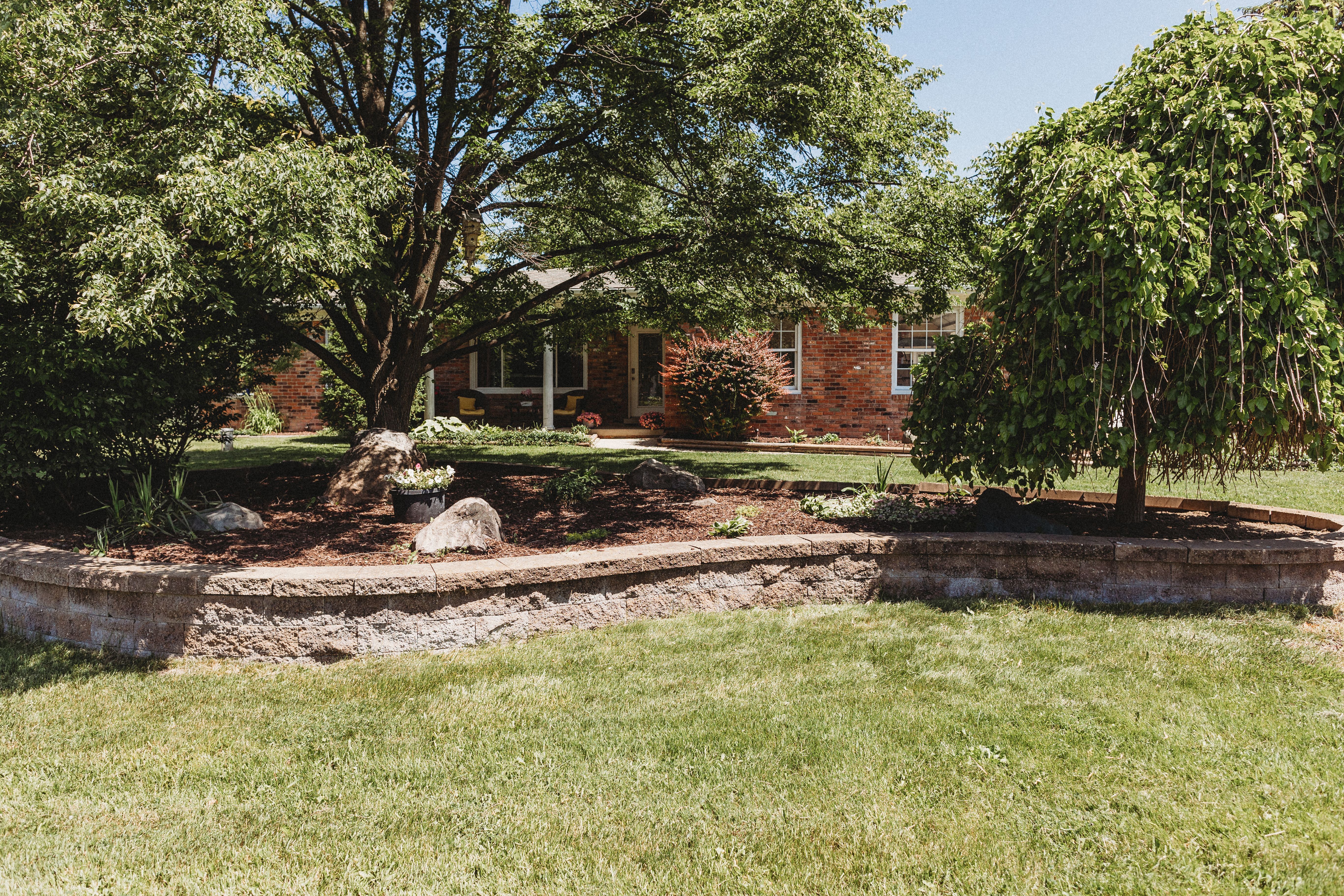 Rollins St, Grand Blanc, MI 48439