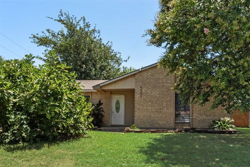 9502 Zelkova Cir, Dallas, TX, 75249-1230 | Card Image