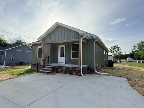 2317 E Lincoln St, Tullahoma, TN, 37388-5134 | Card Image