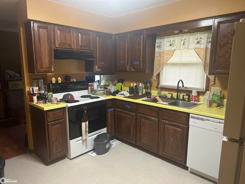 428 E 2nd St, Lamoni, IA, 50140-1302 | Card Image