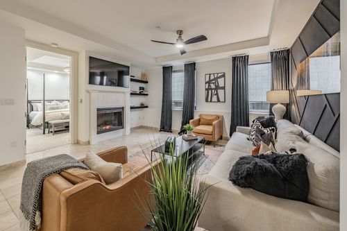 404-1505 Elm St, Dallas, TX, 75201-3517 | Card Image