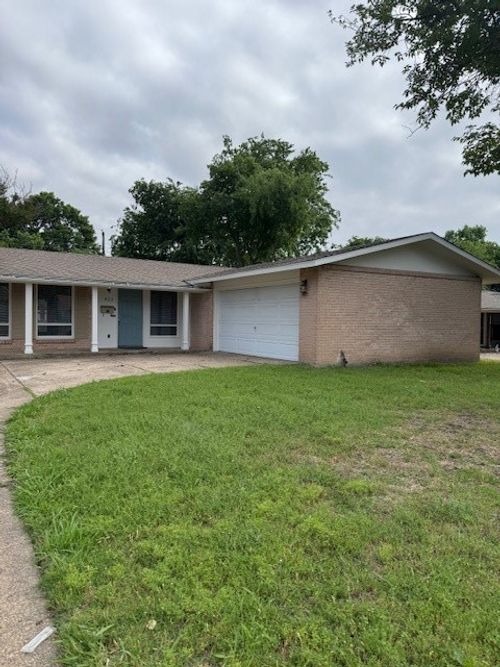 923 Warren Way, Richardson, TX, 75080-4012 | Card Image