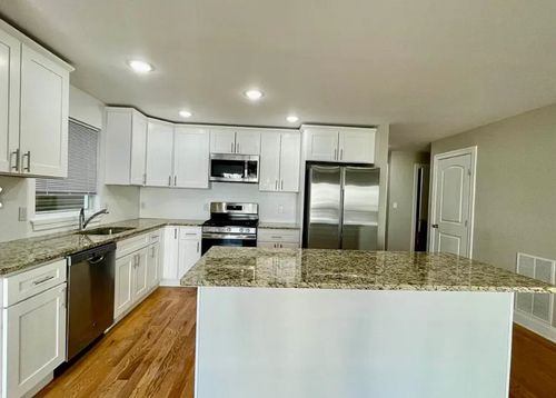 2nd-floor-188 Custer Ave, Newark, NJ, 07112 | Card Image