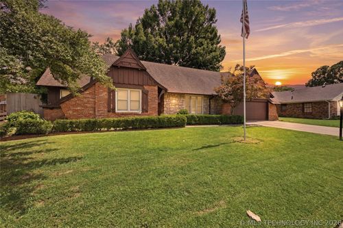 1754 59th Pl, Tulsa, OK, 74105-7008 | Card Image