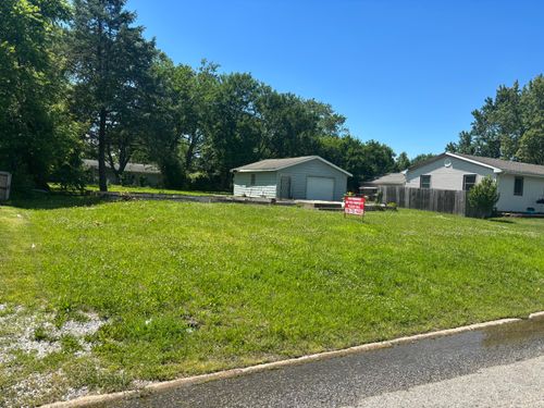 764 Acadia Rd, Valparaiso, IN, 46385-8636 | Card Image