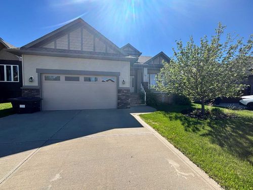 29 Emily Cres, Lacombe, AB, T4L0A5 | Card Image